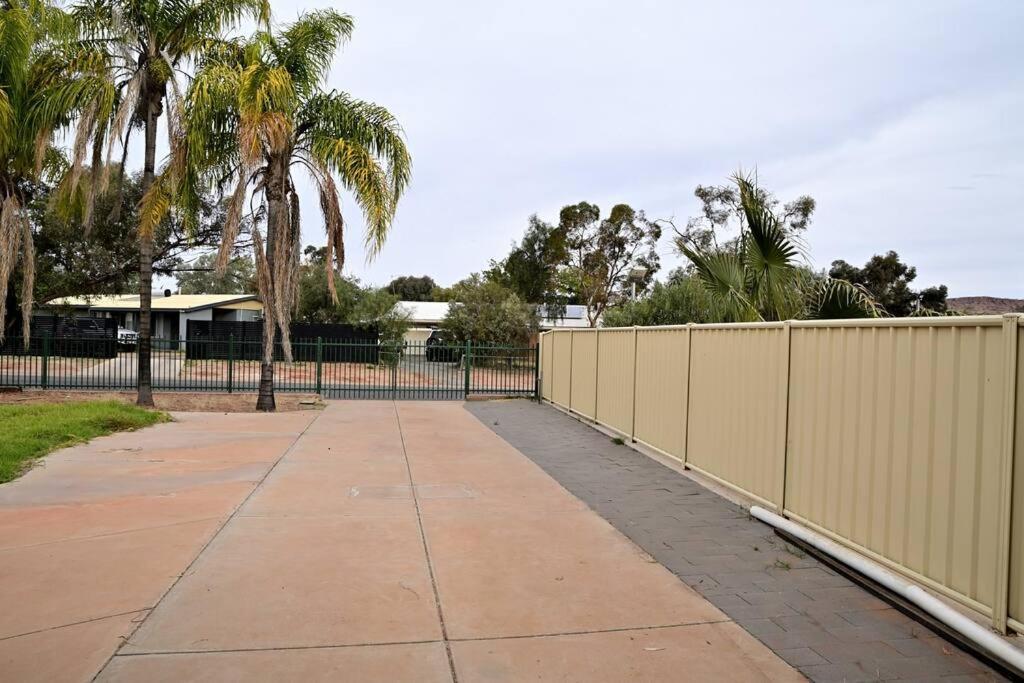 Spacious Studio In Alicesprings Queenbed+Ksairbed Alice Springs Exterior foto